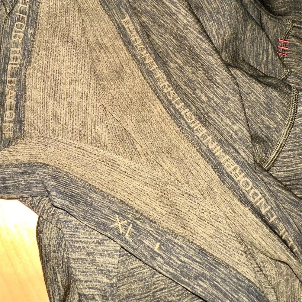 Lululemon Metal Vent Tech Midweight Half Zip - Picture 5 of 5